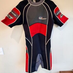 VTG Slippery When Wet Wetsuit Mens Small Short Sleeve Springsuit Gorpcore Sporty